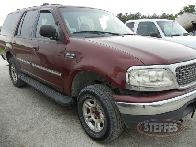 2000 Ford Expedition XLT_1.jpg